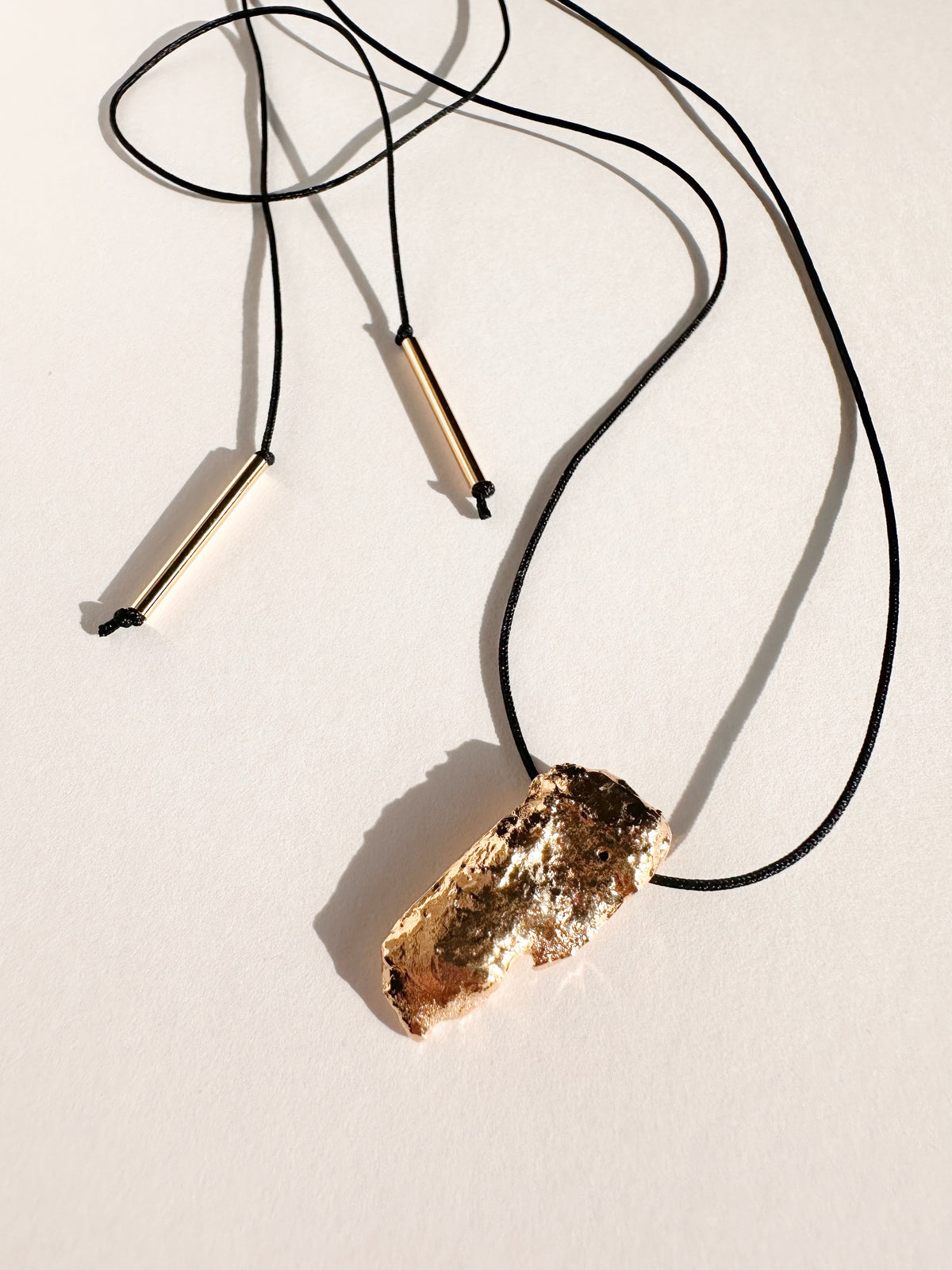Collier Magma